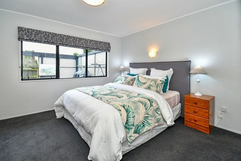 Photo of property in 187 Walter Strevens Drive, Conifer Grove, Takanini, 2112