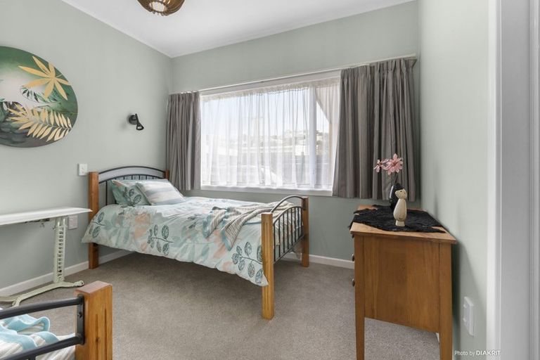 Photo of property in 11 Harbour Park Terrace, Khandallah, Wellington, 6035