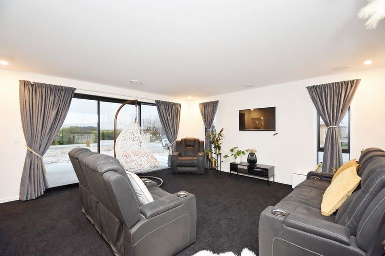Photo of property in 22 Majestic Chance, Seaward Bush, Invercargill, 9812