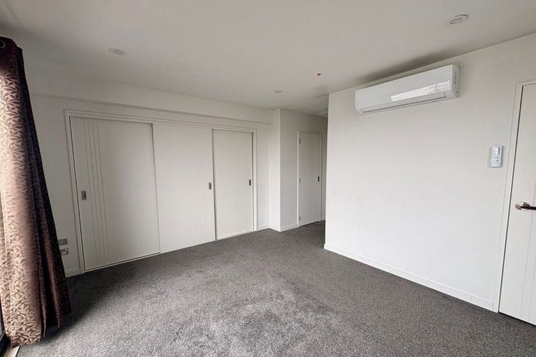 Photo of property in 32 Parahau Road, Papakura, 2110