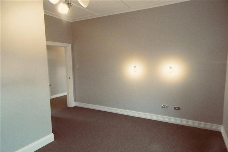 Photo of property in 16 Cutfield Road, New Plymouth, 4310