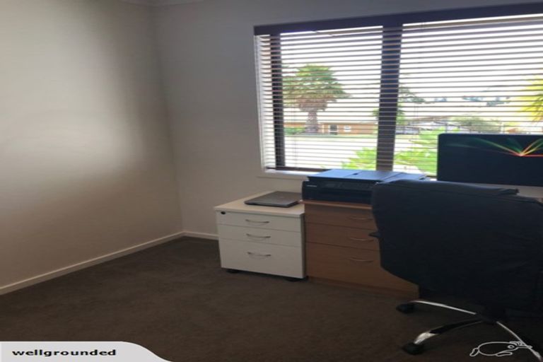 Photo of property in 60 Roberta Crescent, Orewa, 0931