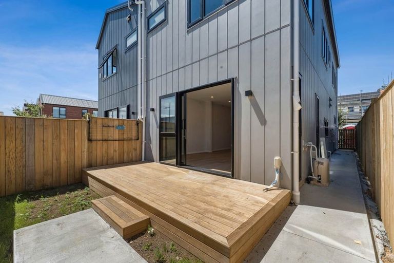 Photo of property in 20 Waimarie Drive, Karaka, 2578