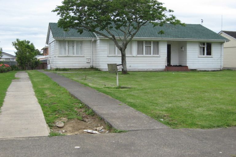 Photo of property in 17 Vickers Crescent, Mangere, Auckland, 2022