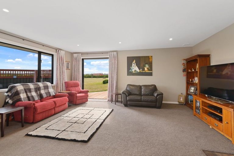 Photo of property in 24 Landsborough Drive, Darfield, 7571