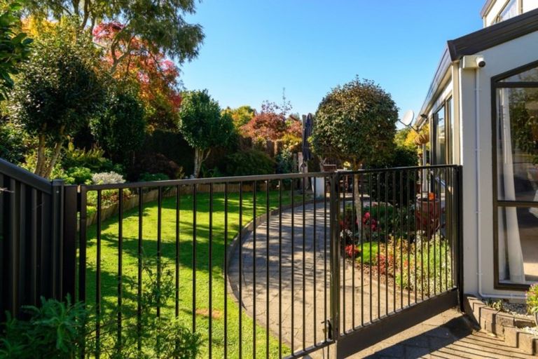 Photo of property in 74a Grand Vue Road, Kawaha Point, Rotorua, 3010