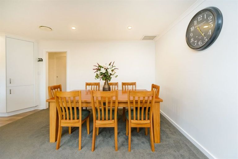 Photo of property in 102 Waterloo Crescent, Hokowhitu, Palmerston North, 4410