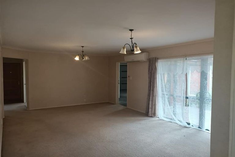 Photo of property in 10 Matilda Place, Weymouth, Auckland, 2103