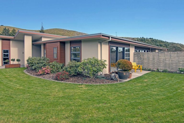 Photo of property in 4 Tussock Place, Stoke, Nelson, 7011