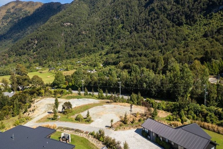 Photo of property in 19 Peregrine Falcon Road, Mount Creighton, Queenstown, 9371