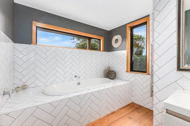 Photo of property in 37 Reuben Avenue, Brooklyn, Wellington, 6021