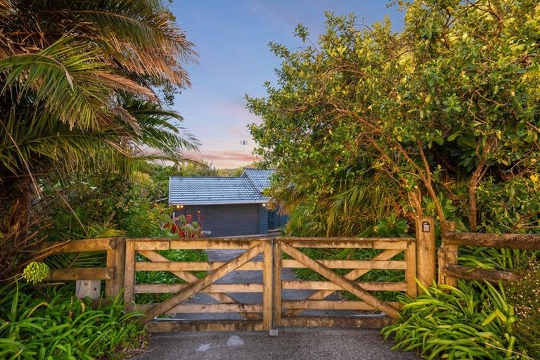 Photo of property in 12 Whitehills Road, Waitoki, Silverdale, 0994