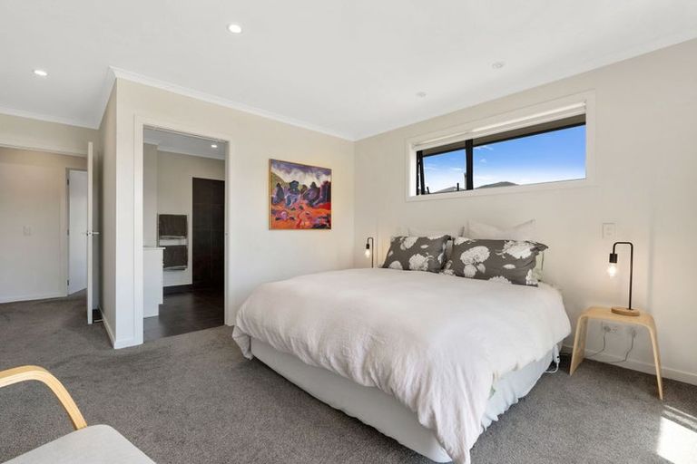 Photo of property in 22 Magnetic Place, Cromwell, 9310