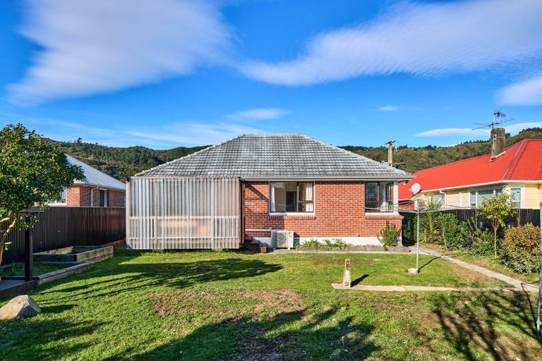 Photo of property in 7 Fleet Street, Naenae, Lower Hutt, 5011