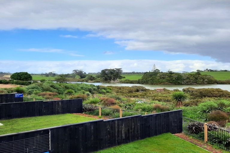 Photo of property in 62 Fort Lincoln Loop, Karaka, Papakura, 2113
