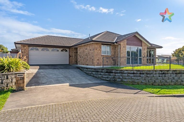 Photo of property in 27 Simpson Crescent, Raumati Beach, Paraparaumu, 5032