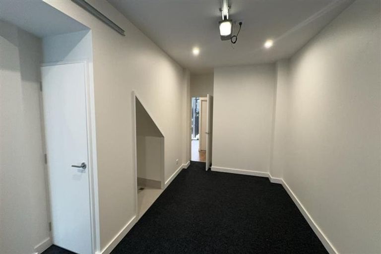 Photo of property in 16 Parkwood Avenue, Westgate, Auckland, 0614