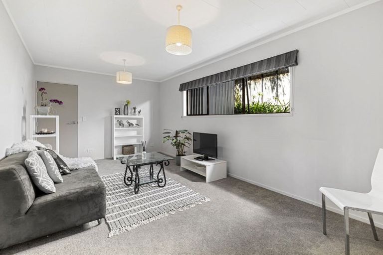 Photo of property in 32 Mcdowell Crescent, Hillcrest, Auckland, 0627