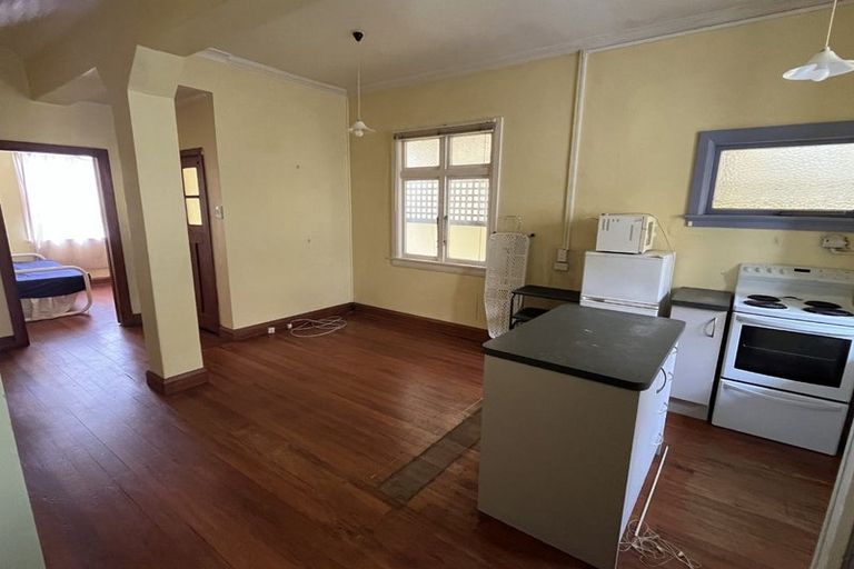 Photo of property in 6 Young Street, New Plymouth, 4310