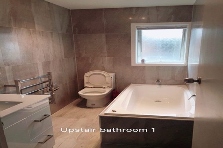 Photo of property in 26 Tawhana Crescent, Red Beach, 0932