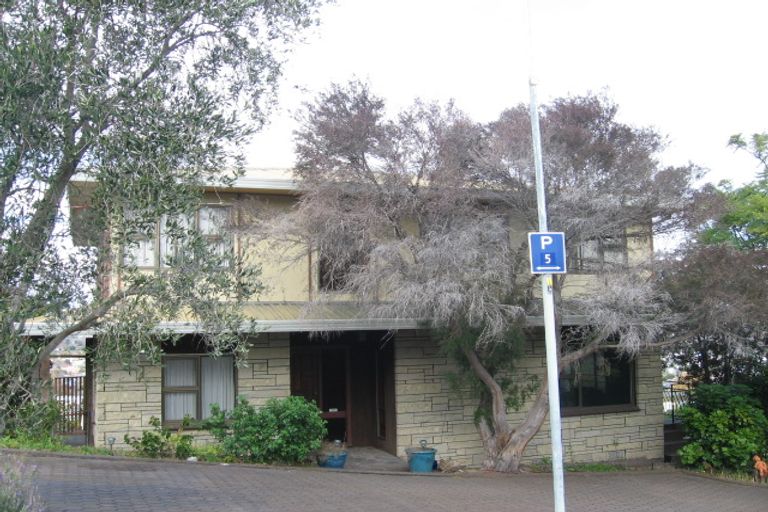 Photo of property in 17 Delhi Road, Hospital Hill, Napier, 4110