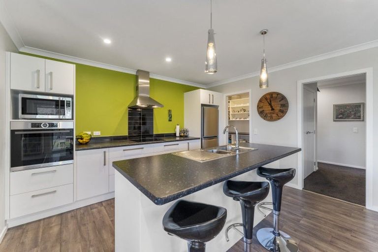 Photo of property in 12 Dow Chung Place, Otaki, 5512