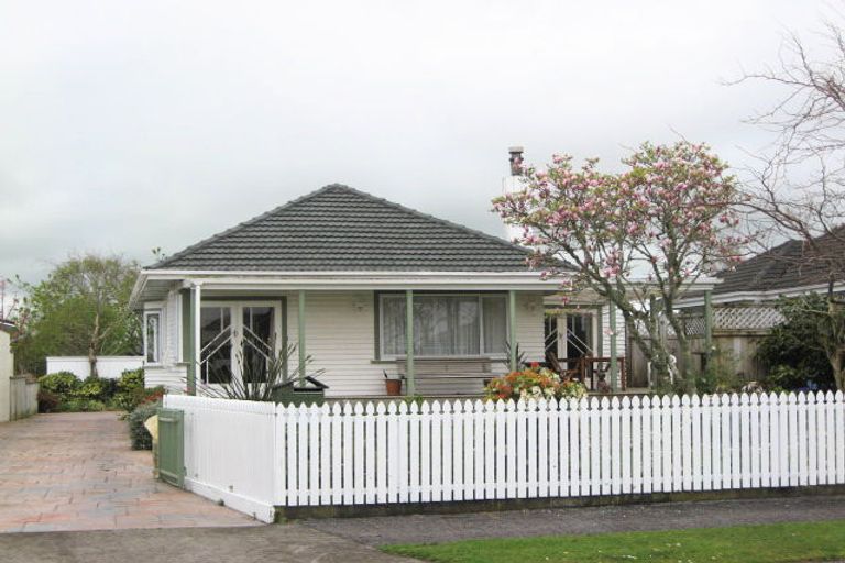 Photo of property in 16 Tainui Street, Welbourn, New Plymouth, 4312