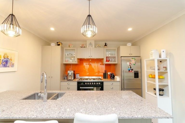 Photo of property in 27 Feist Street, Carterton, 5713