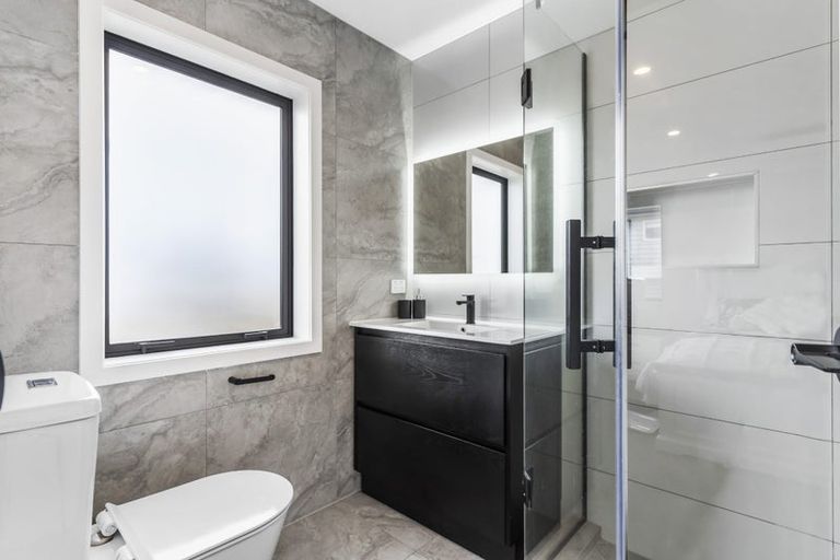 Photo of property in 10 Huaota Place, Botany Downs, Auckland, 2010