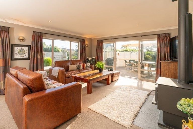 Photo of property in 6 Celtic Way, Paraparaumu, 5032