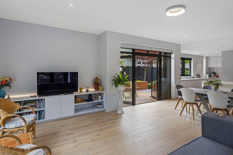 Photo of property in 36 Weka Street, Fendalton, Christchurch, 8041