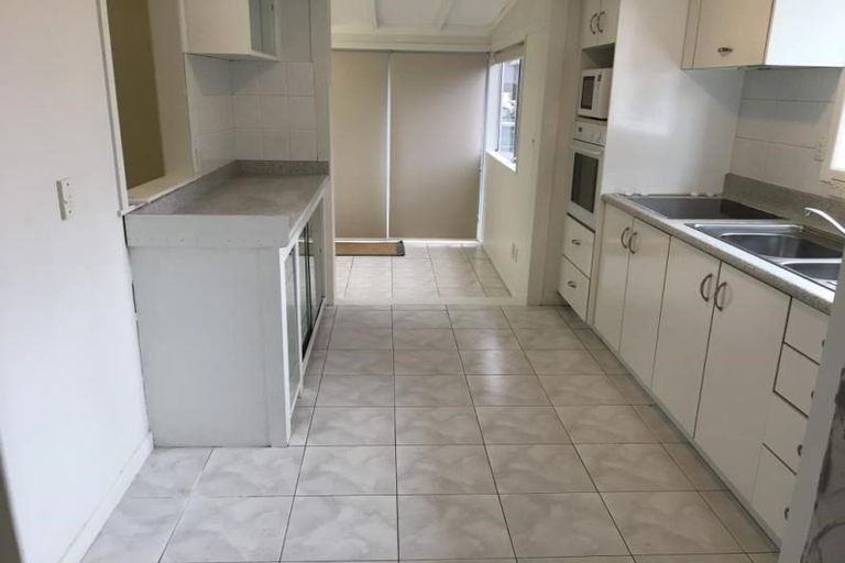 Photo of property in 2/41 Alfriston Road, Manurewa East, Auckland, 2102