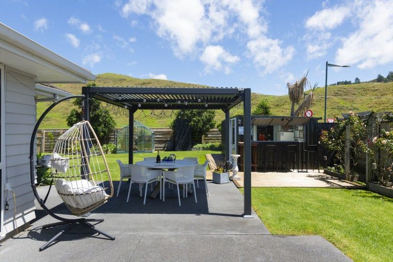 Photo of property in 1 Hamilton Drive, Wainui, Gisborne, 4010