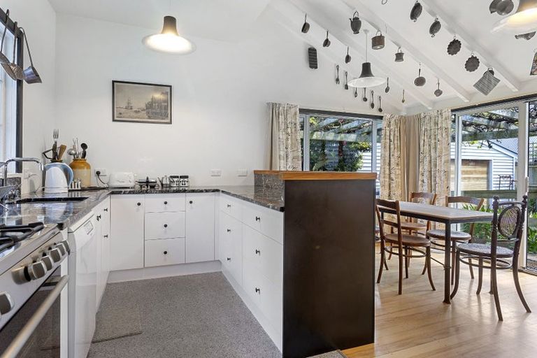 Photo of property in 11 Clissold Street, Merivale, Christchurch, 8014