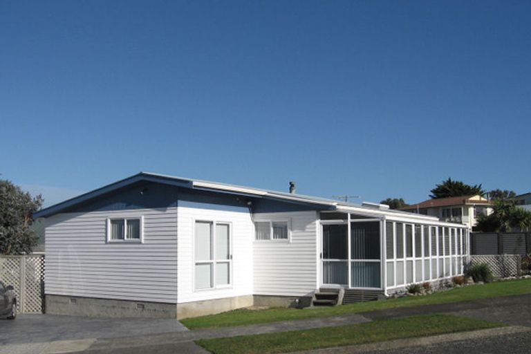 Photo of property in 1 Pennant Grove, Titahi Bay, Porirua, 5022