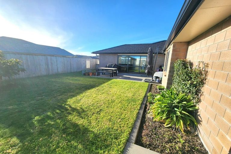 Photo of property in 15 Harding Drive, Papamoa Beach, Papamoa, 3118