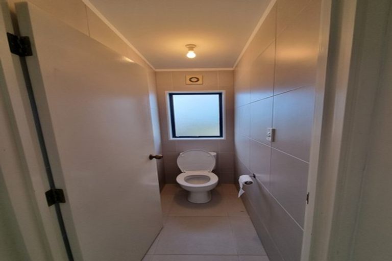 Photo of property in 6 Tern Place, Unsworth Heights, Auckland, 0632