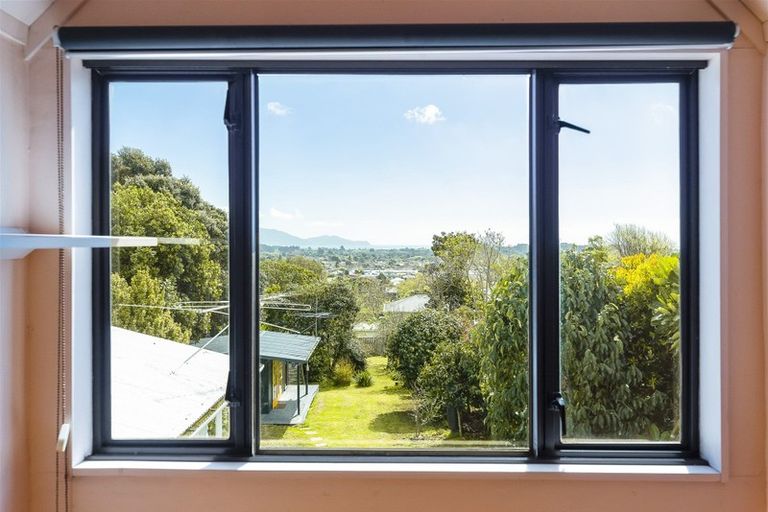 Photo of property in 50 Winara Avenue, Waikanae, 5036