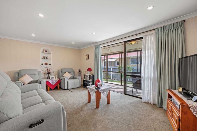 Photo of property in 38 Frensham Crescent, Woolston, Christchurch, 8062