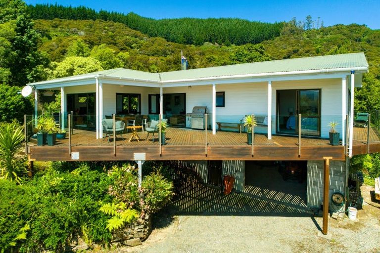 Photo of property in 32 Moetapu Bay Road, Moetapu Bay, Linkwater, 7282