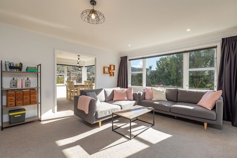 Photo of property in 10 Allen Terrace, Tawa, Wellington, 5028