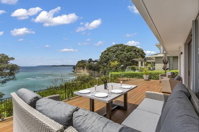 Photo of property in 12 Elgin Place, Red Beach, 0932