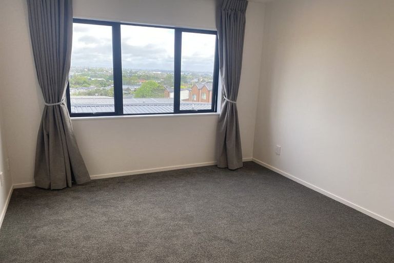 Photo of property in 9/28 Lavelle Road, Henderson, Auckland, 0612