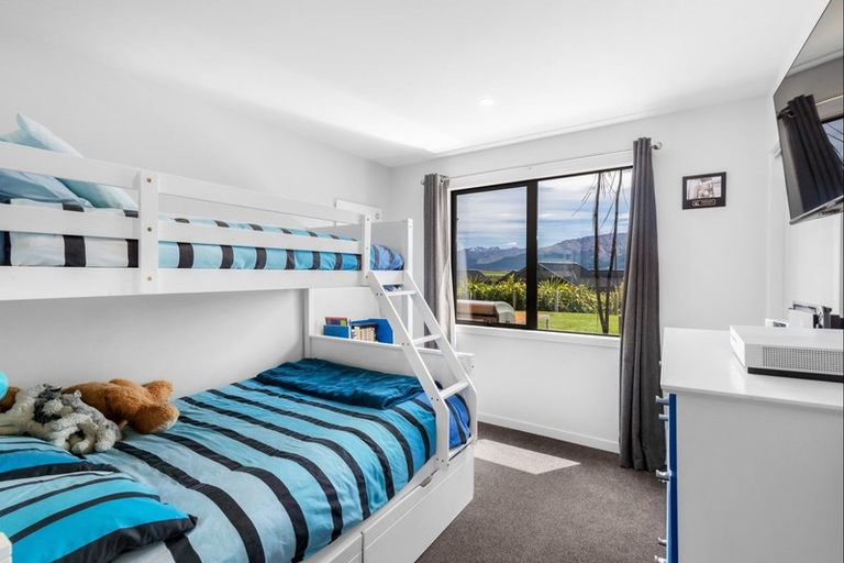 Photo of property in 62 Jacks Point Rise, Jacks Point, Queenstown, 9371