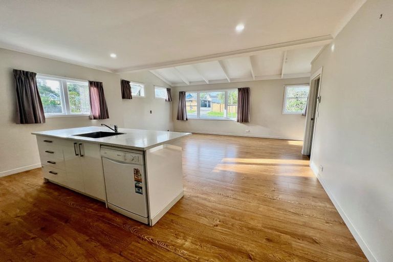 Photo of property in 4 Matai Road, Stanmore Bay, Whangaparaoa, 0932