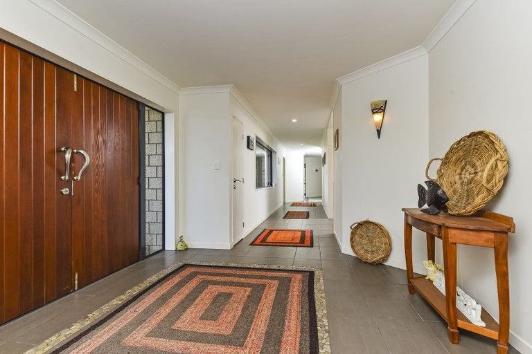 Photo of property in 1880 South Head Road, South Head, Helensville, 0874