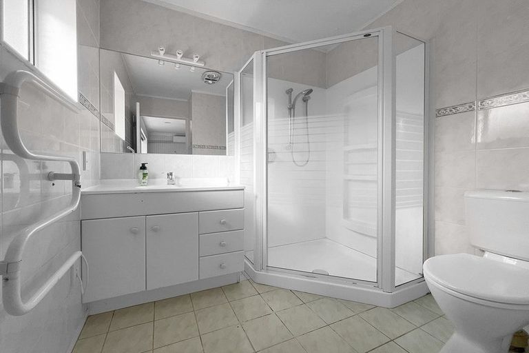 Photo of property in 12 Stewart Gibson Place, Manurewa, Auckland, 2105