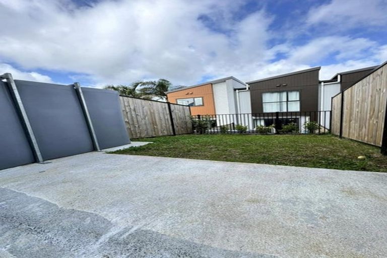 Photo of property in 250b Great North Road, Henderson, Auckland, 0612