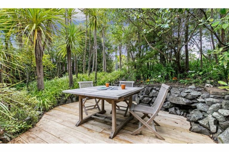 Photo of property in 75 Saddleback Rise, Murrays Bay, Auckland, 0630