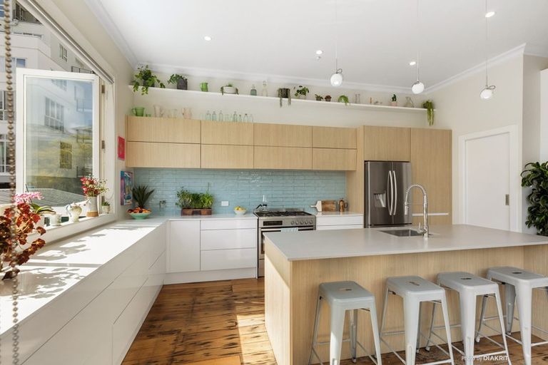 Photo of property in 4 Hobson Street, Thorndon, Wellington, 6011